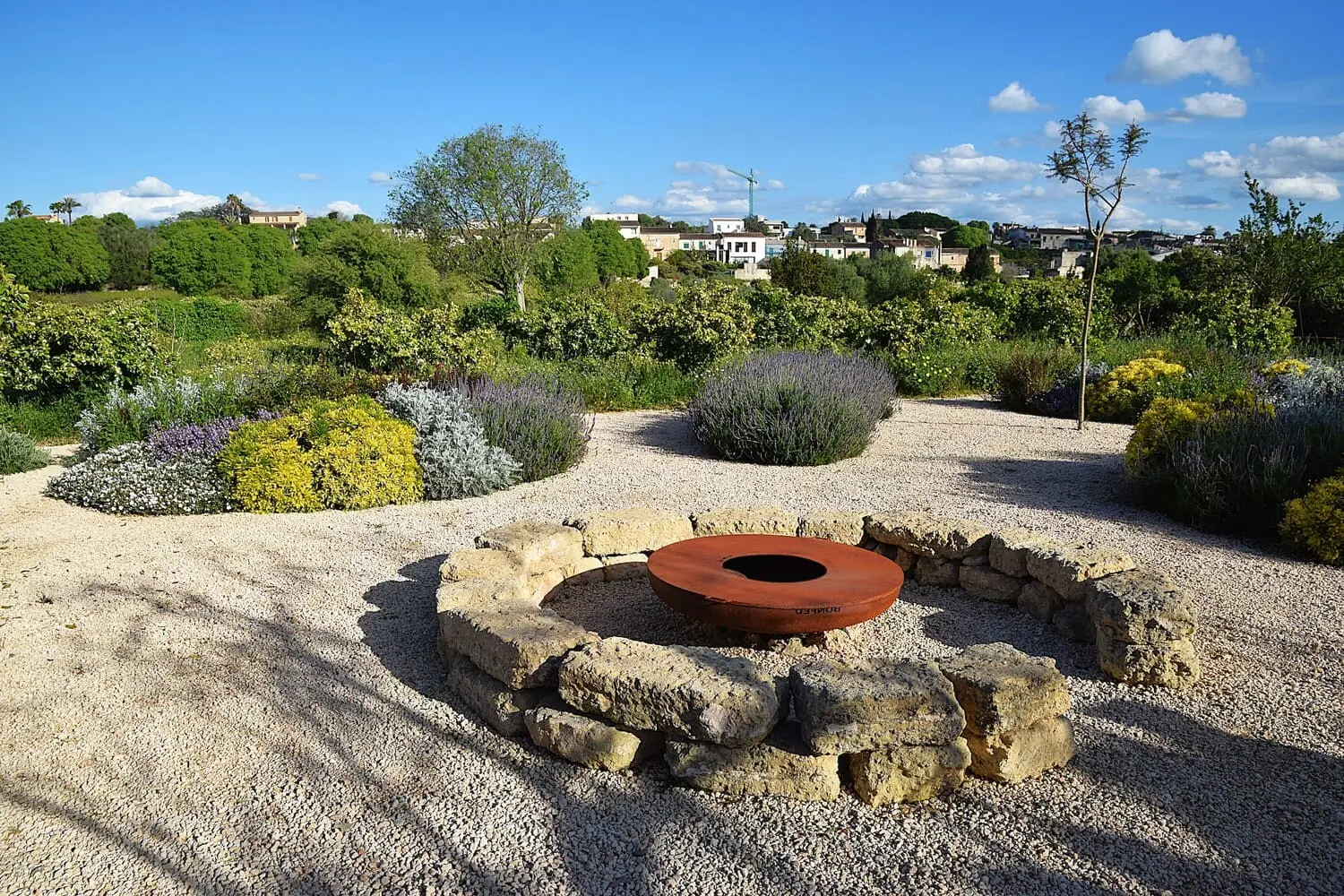 GARDEN LANDSCAPE DESIGN LLUBÍ MALLORCA SESTEPA DESIGN — Jardín Silvestre Llubí